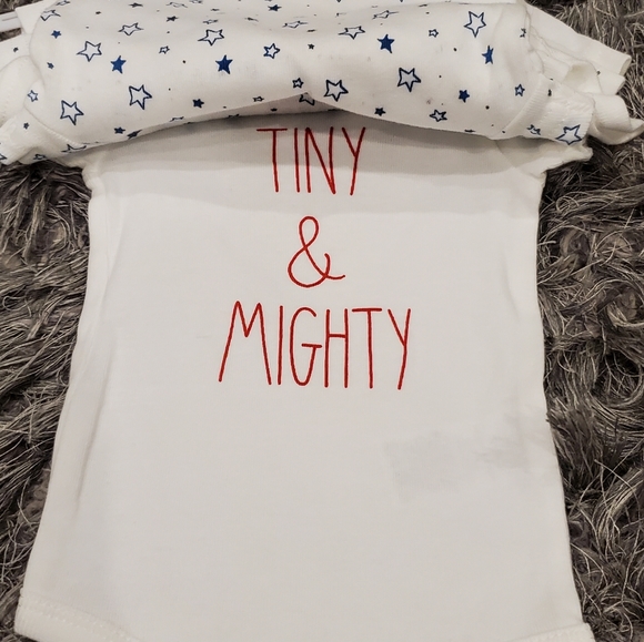 NWT Baby's Rae Dunn Bundle of 3 Onesies size 0-3M - Picture 4 of 5